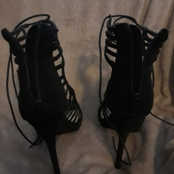 SOLD E - Shoe Dazzle Black Stiletto Shoes Size 9.5 - Picture 4 of 4